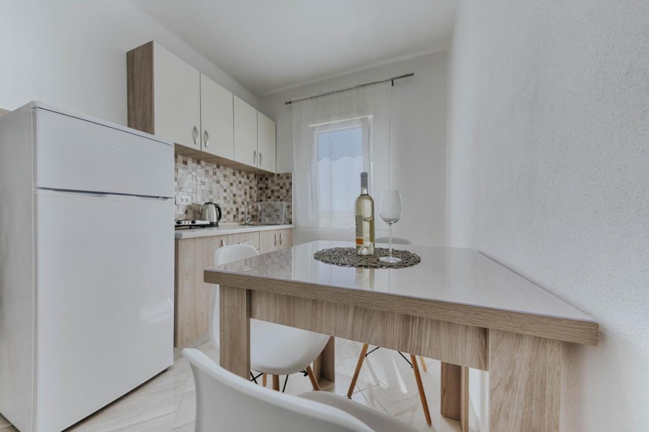 Sea Garden Apartments Dobra Voda Exterior photo