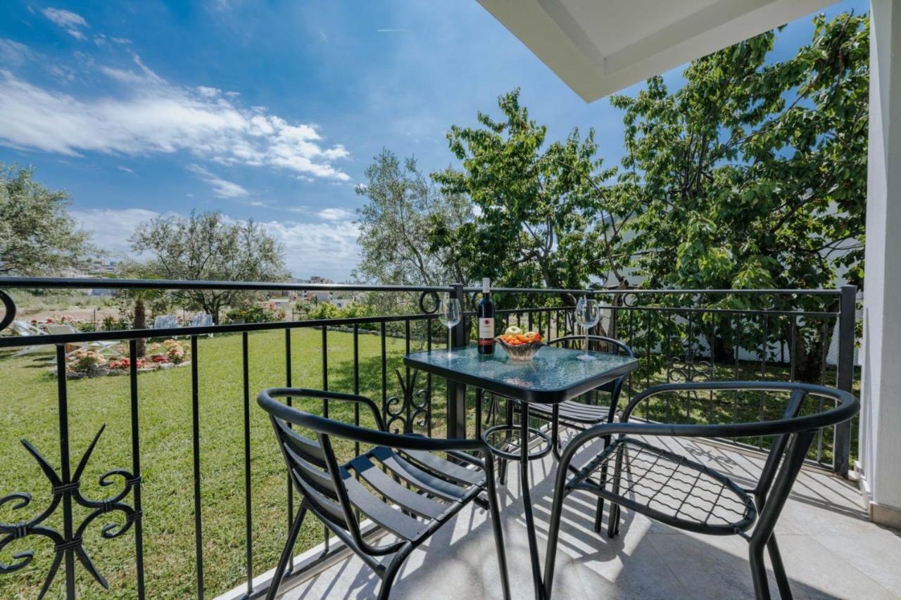 Sea Garden Apartments Dobra Voda Exterior photo
